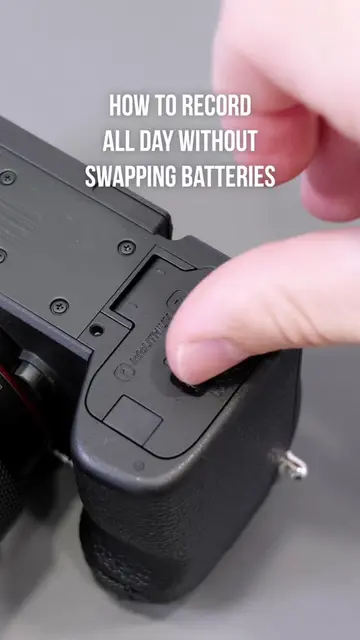 The INIU Cougar P63 (25,000mAh, 100W) can power mirrorless cameras using just a 