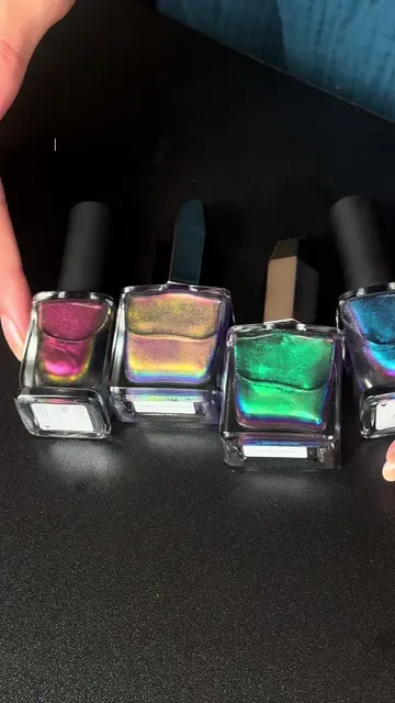 Multi chrome oil-spill inspired nails using regular polish! #nails 💅🏼🪄