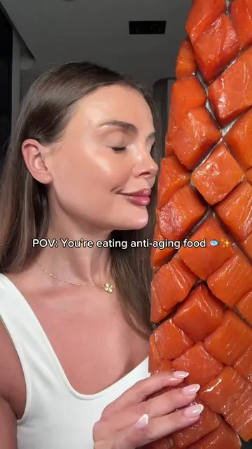 Feed your skin with salmon 🐟 #skin #skincare #glow #salmon #skincareroutine 