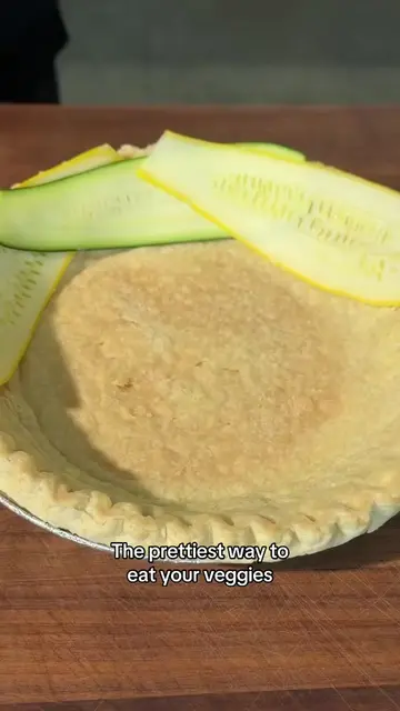 We’re obsessed with this spiral of summer squash and zucchini! 🤩 To get the rec