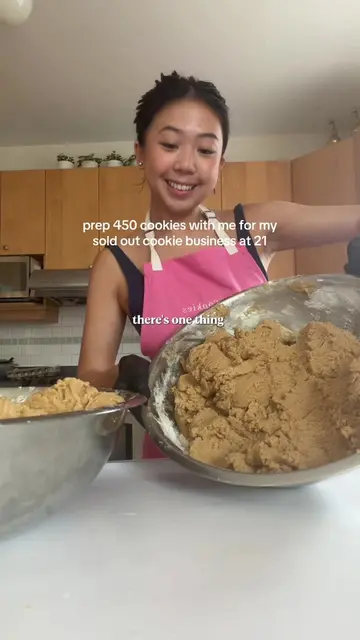 10 hours of hand mixing 450 cookies 👩‍🍳 if you’re starting a baking business, 