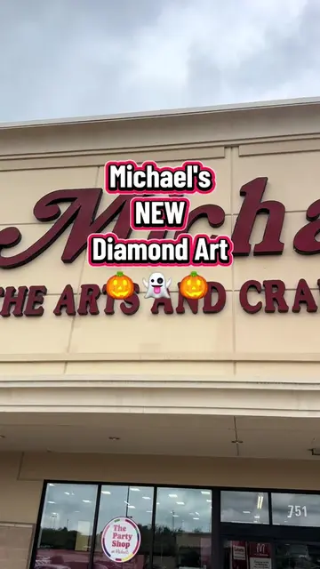 Spooky Season is here!!!! 🎃@Michaels Stores #diamondpainting #diamondart #micha