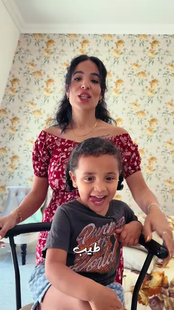 مين زيي في طريقه معامله الأطفال 😂😂 الحب المعنف دا  #renadfathi #mom #funnykids