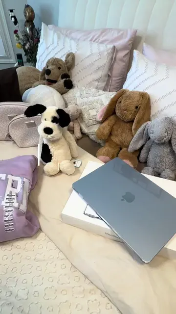 BACK TO SCHOOL HAUL ! 🧁🧁 | #backtoschool #trending #macbookair #jellycat follo