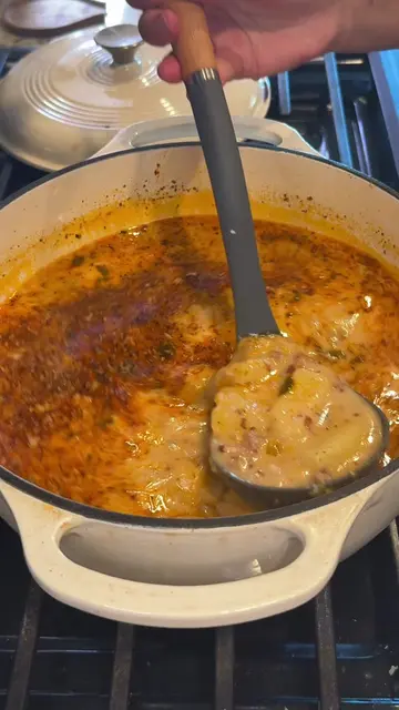 I made Olive Garden’s Zuppa Toscana Soup and it did not dissapointed 🤤 I omitte