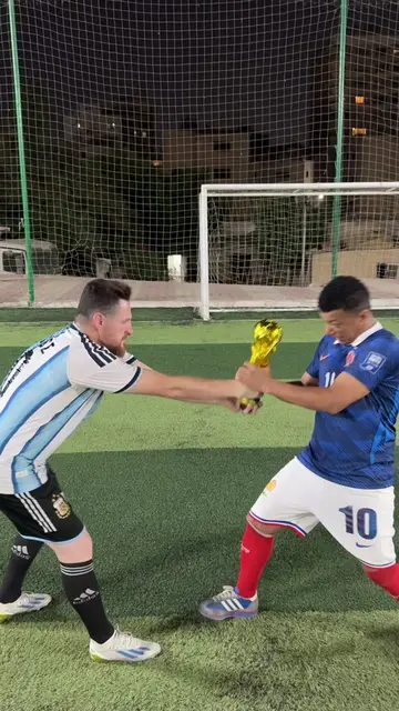 world cup 😝🔥🔥 @شبيه امبابي🇫🇷 @شبيه ميسي 🇦🇷⚽️ #viral #fypppppppppppppppppp