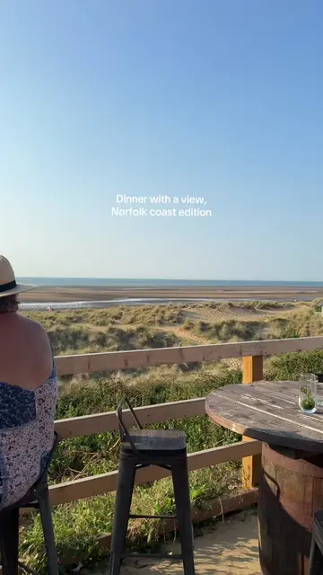Nowhere does dinner with a view like the Norfolk coast 😍  📌 Dune Bar & Kitchen