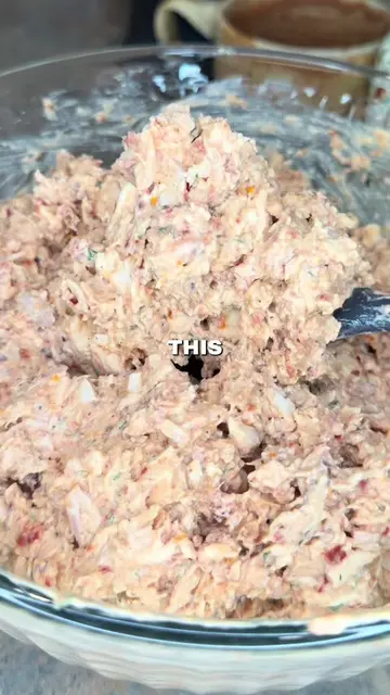 Sundried Tomato & Carmelized Onion Chicken Salad Ingredients: •	1 medium yellow 