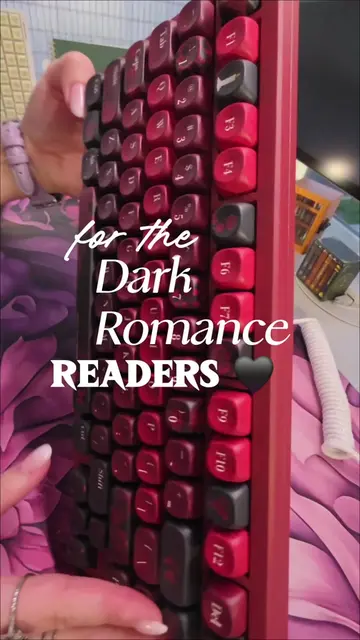 A dark romance themed keyboard w/ marbley thock? Sign me tf up 🖤🥀 Keycaps are 