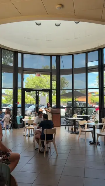 New coffee shop alert! 🚨☕️ Coffee ✔️ Matcha ✔️ Macarons ✔️ Rooftop Macaroon mig