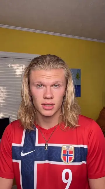 Erling “bob” Haaland😂 haaland is still happy after world cup🤪 haaland souvenir