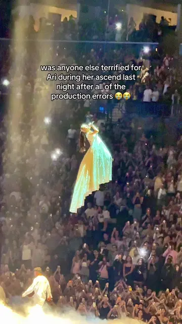 thank god she made it #arianagrande #arianator #eternalsunshinetour #popculture 