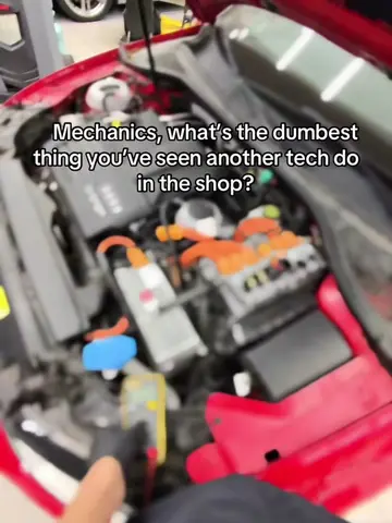 Seen a guy turn a regular maintenance services into engine replacement… TWICE🤦�