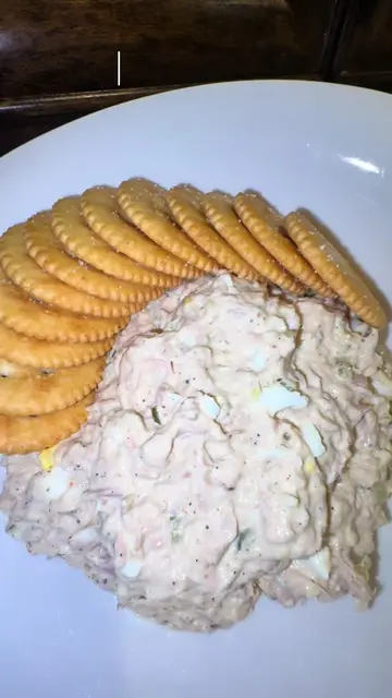 Hey my loves watch me make my family some Tuna Fish 😋 This is also a good meal 