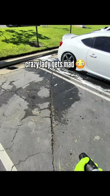 but it’s just water? #mobiledetailing #nearme #explore #satisfying #funny 