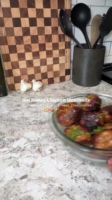 Recipe for the Hot Honey Chicken Meatballs is posted in the comments! 🍯🌶️ I ma