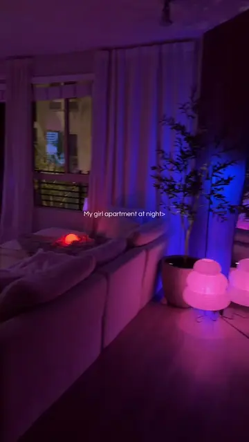 Philips hue runs my home 🤍  #homedecor  #livingroomdecor #cozylivingroom 