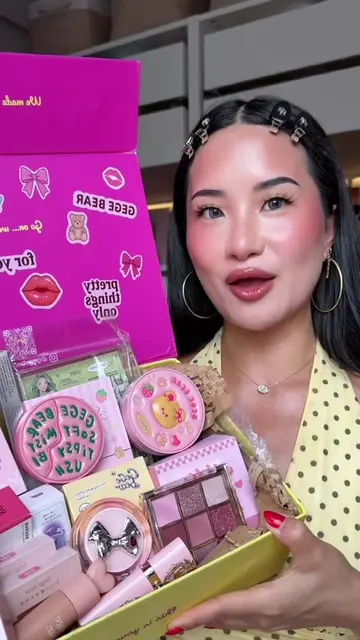 PT. 2 TRYING CHINESE MAKEUP, GEGE BEAR 🧸🤠🇨🇳👀 #chinesemakeup #makeup #cbeaut