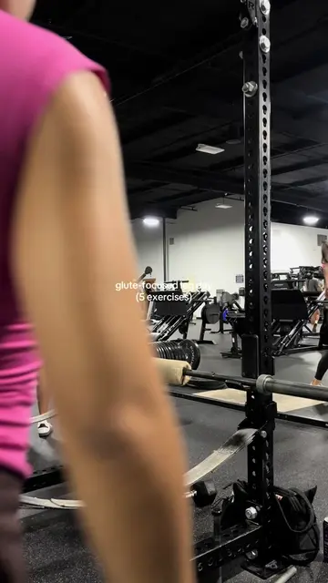 who doesn’t love a glute focused leg day 🍑 @DFYNE code ‘BRIANA’ 🎀 #glutesworko