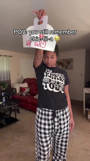 my timeline better find this video 😭 #mandelaeffect #chicfila #chickfila 