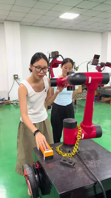 #cobot #migwelding #automation#robotics #factory 