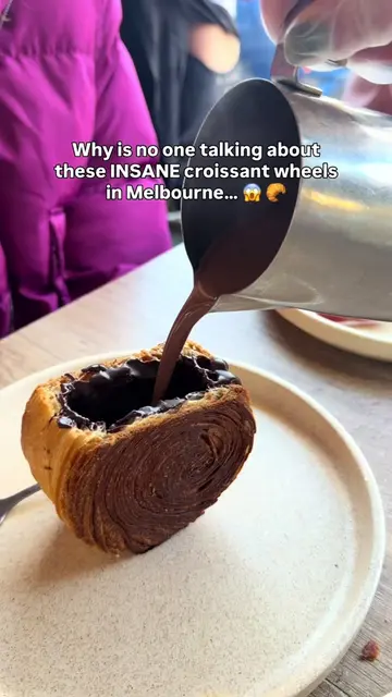 📍📍HERE📍📍 Follow @brittandmitchworldwide for more epic Melb food spots 🍽️☕️ 