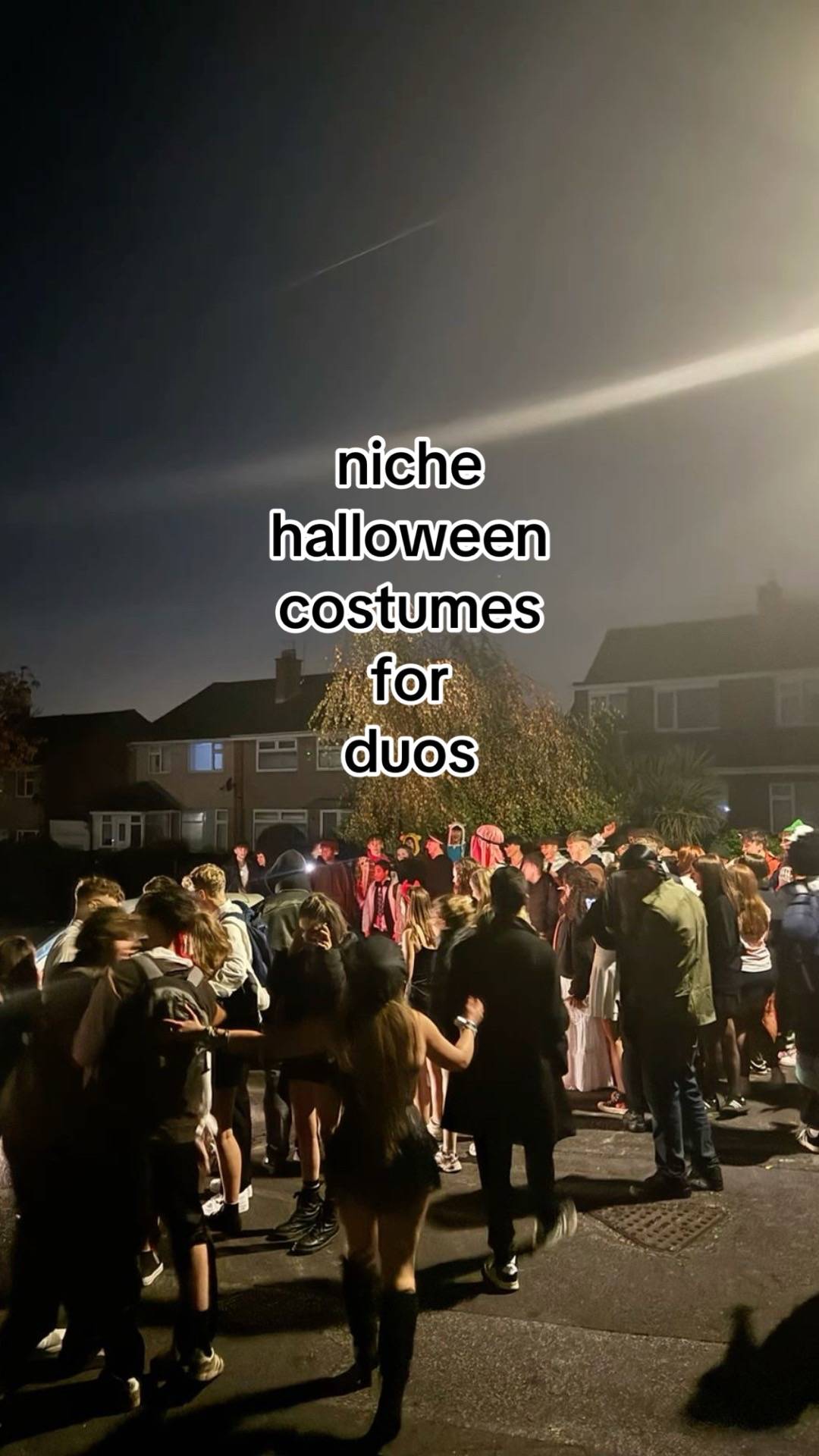 i know ball 👻 #halloween #costume #halloweencostume #duo #niche 