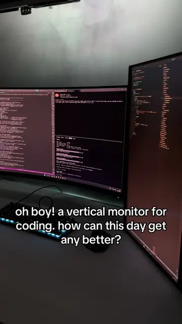 dos vertical monitors??👀 #techhumor #desksetup #coding #worksetup 