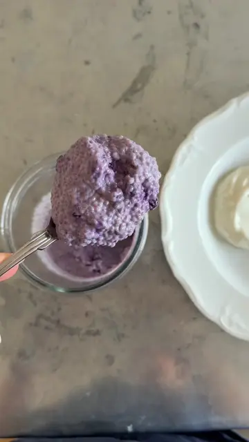 blueberry chia bowl 🪬🧖🏼‍♀️🫧🫐 #chiapudding #blueberrychia #yoghurtbowl #brea