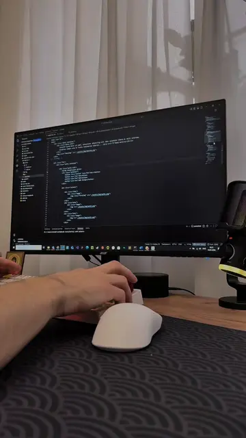Пишу первый проект на реакте:))) #visualstudio #javascript #vscod #программирова