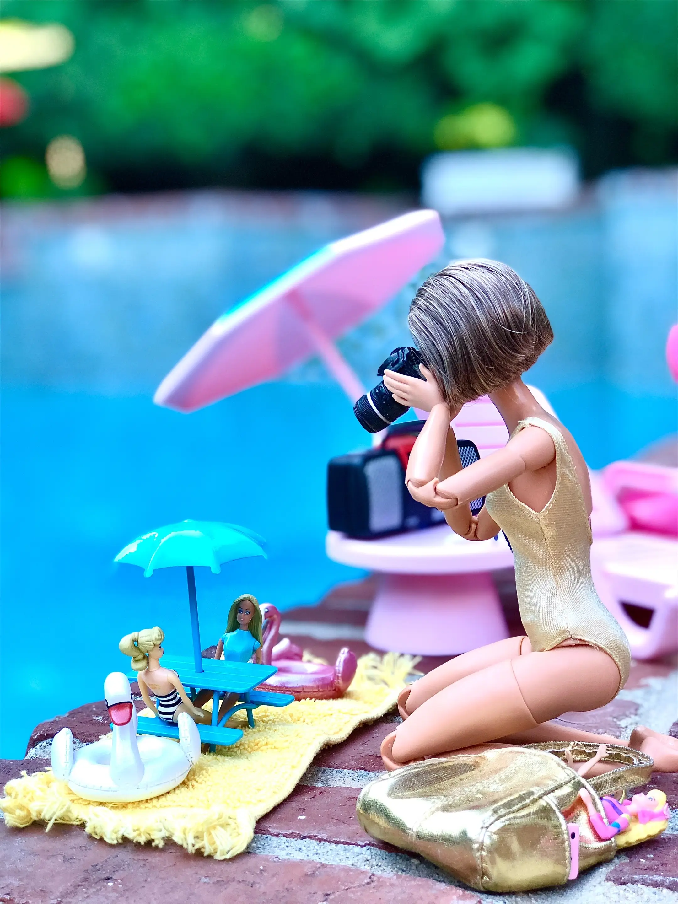 Whose’s the ‘photographer’ in your family? Summer, Pasadena 🌴 When your Barbie 