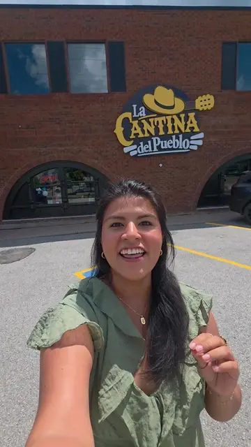La Cantina del Pueblo just opened in Newmarket! 🌮 I love mexican food so I was 
