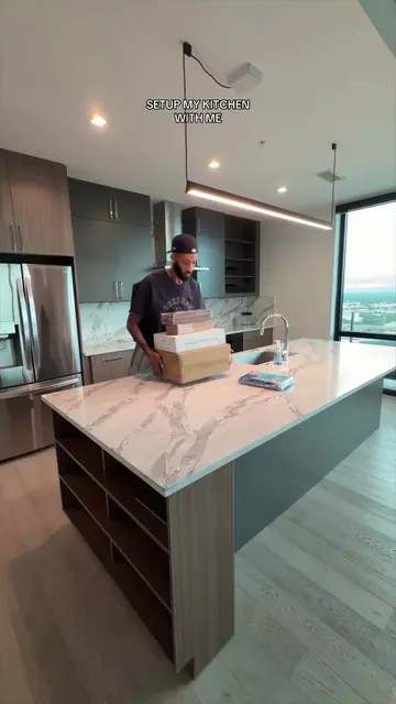 Setup my kitchen with me . . #fyp #apartmenttherapy #kitchenorganization 