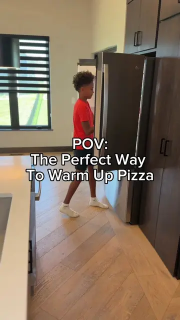 The best #pizza hack.😍🍕 @RlyYoung #dadsoftiktok #parenting #theyoungfam #hack