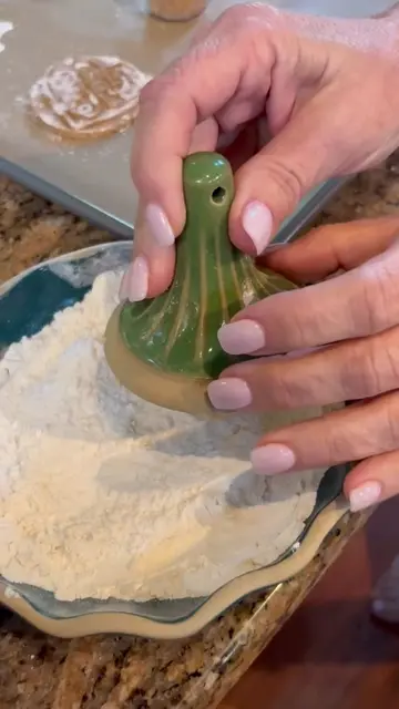 🍪 What’s Cooking Wednesday? 🍪 There’s something so satisfying about turning a 