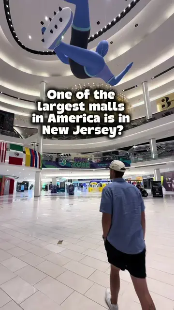 Did you know the second-largest mall in America is right here in New Jersey? 👀 