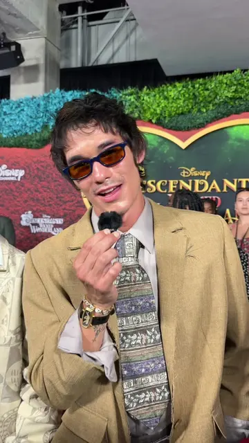 Booboo Stewart shares his love to all the Descendants fans 🍎❤️