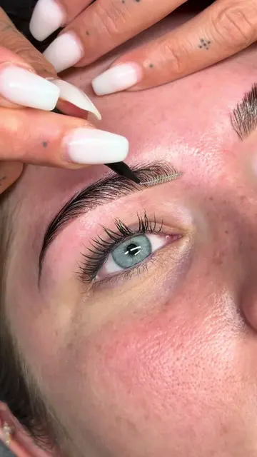 CLEAN BROWS 💕 #browartist #browlamination #brows #fyp #fürdich 