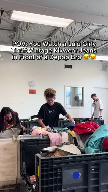Cooking Vintage T-Shirt Bros at the Thrift😂 #thrifting #thrifthaul #goodwillbin