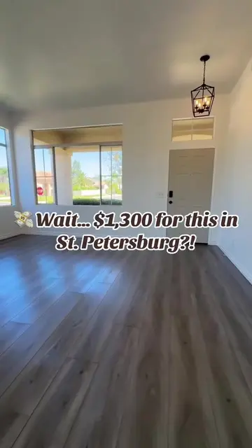 🌊 St. Petersburg renters, this could be your next address. 🏡✨ 📍 St. Petersbur