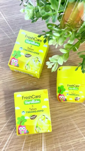 Kecil, kuning, gemesss🥰  Yupp, FreshCare VapoBalm Telon! Kalo belum punya, buru