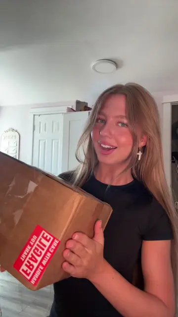 🧚🏼‍♀️ It’s a great day when your @Femmenina order gets delivered ✨ #inessas_di
