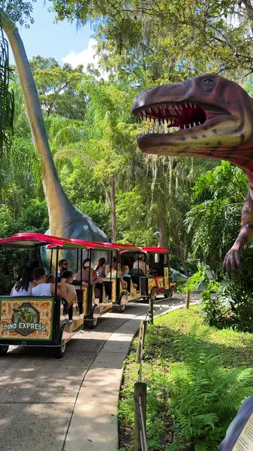 Jurassic World IRL! . This outdoor dinosaur theme park in Plant City, Florida ha
