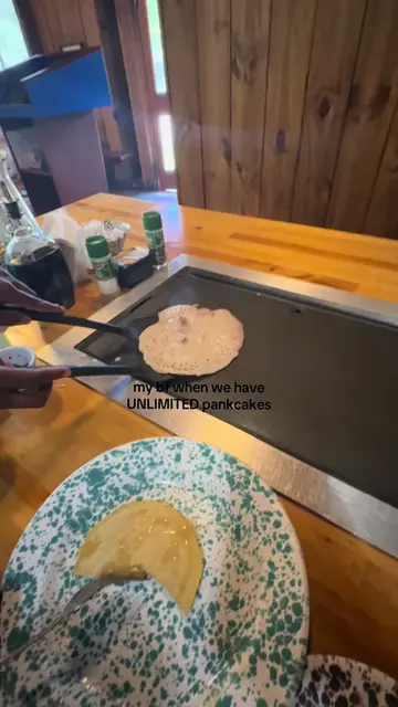 biggest pancake i’ve ever seen 😭😭😭