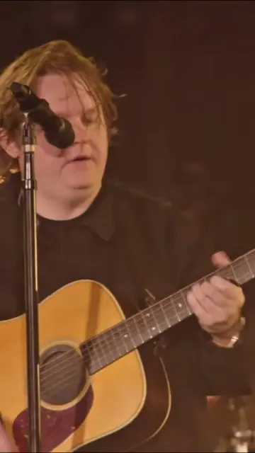 Over the weekend, Lewis Capaldi brought out Sam Fender during his British Summer