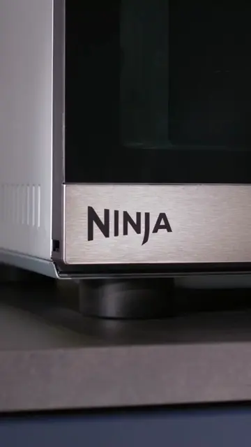 Microwaved doesn't have to mean mushy. 🤷‍♀️ Meet the Ninja Crispi™ Microwave, t