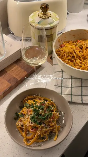Is it good? 🍝 #pasta #pastarecipe #salmonpasta #EasyRecipe #quickandeasy  Ingre