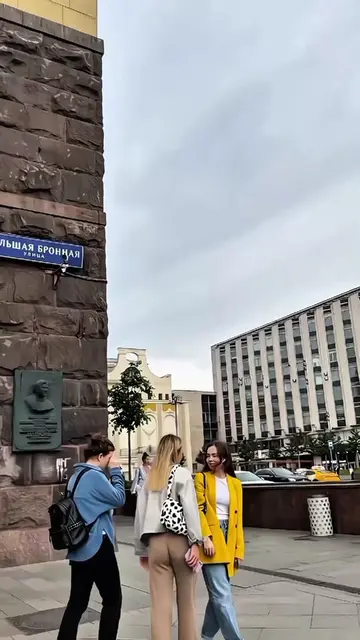 Taking pictures of Russian girls 📸 💕 #viralvideo #photographers #streetphotogr