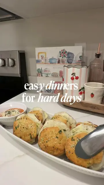 Easy dinners for hard days ❤️Chicken Parm dippers; it doesn't get easier or tast