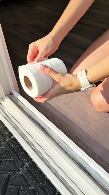 Why didn’t I know this sooner? 🤯 Clean hack you’ll want to try! 🧽✨ #cleaningto